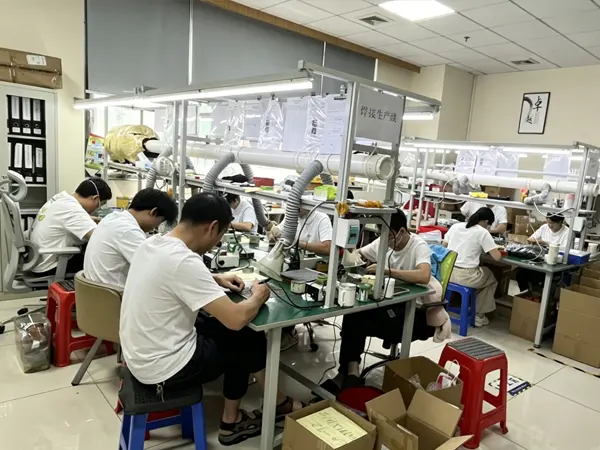 最新の生産ラインを通じてアンテナ品質の新しい基準を定義する